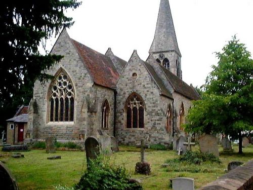 Bengeo (Holy Trinity) Churchyard, Hertfordshire. Copyright_©_Ian Rose