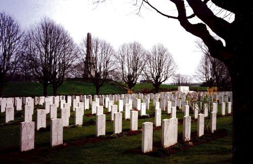 Essex Farm Cemetery, Ieper, West-Vlaanderen, Belgium. Copyright_©_Commonwealth War Graves Commission