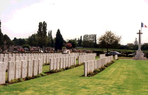 Hautmont Communal Cemetery, Nord, France. Copyright_©_Commonwealth War Graves Commission